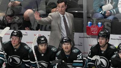 Rebuilding Sharks fire coach David Quinn after 2 disappointing seasons