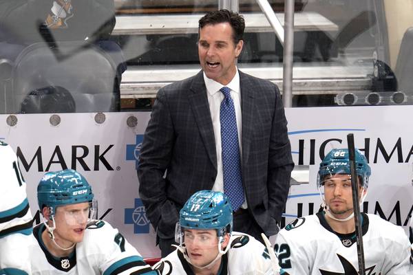 Rebuilding Sharks fire coach David Quinn after 2 disappointing seasons